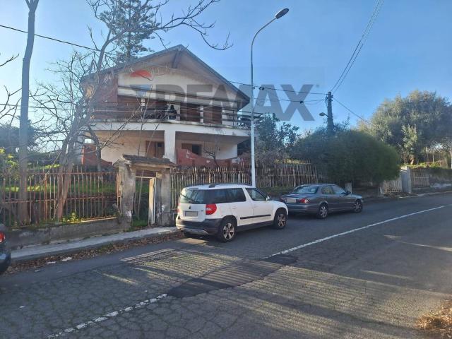 Casa in vendita a Aci Bonaccorsi, Sicilia