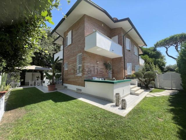 Casa in vendita a Tonfano, Toscana