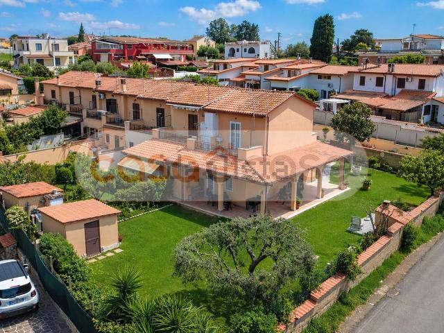 Casa in vendita a Roma Capitale, Lazio