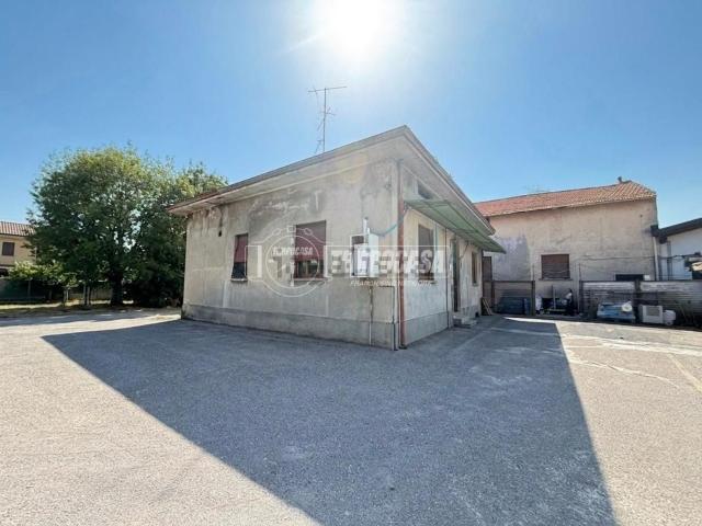 Casa in vendita a Lazzate, Lombardia