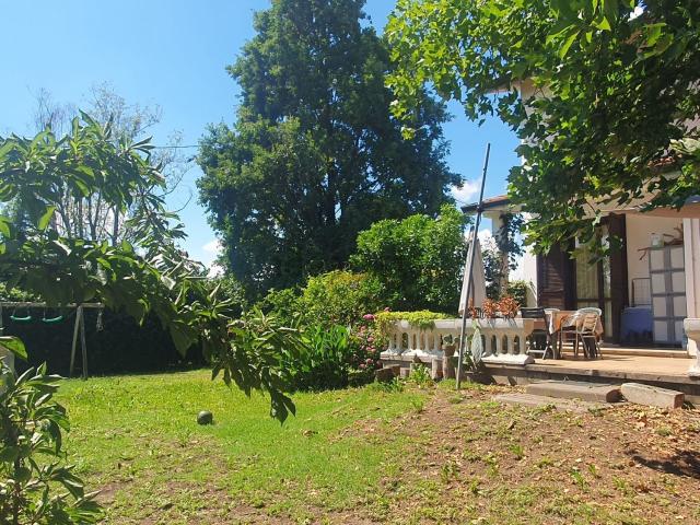 Casa in vendita a Comazzo, Lombardia