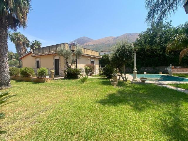 Casa in vendita a Carini, Sicilia