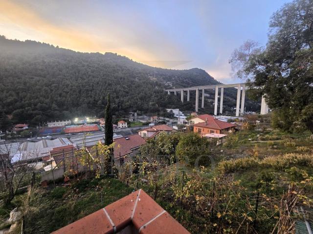 Casa in vendita a Vallecrosia, Liguria