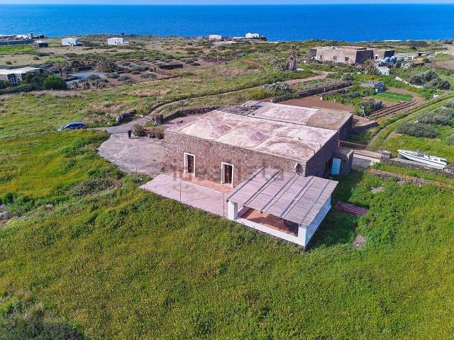 Casa in vendita a Punta Tre Pietre, Pantelleria Aeroporto