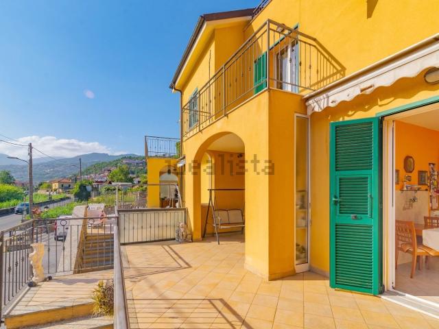 Casa in vendita a Tovo San Giacomo, Liguria