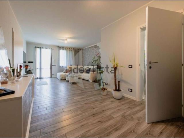 Casa in vendita a Val d’Enza, Re