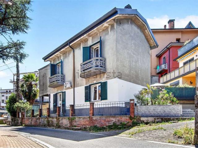 Casa in vendita a Lambrugo, Lombardia