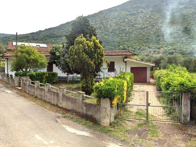 Casa in vendita a La Fiora, Terracina
