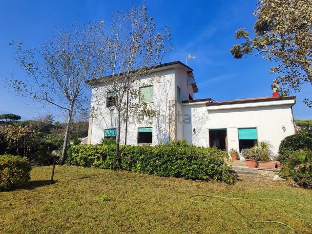 Casa in vendita a Minturno, Lazio