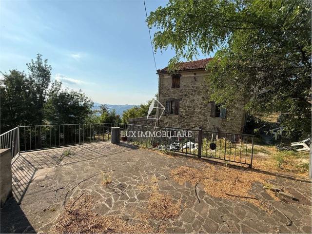 Casa in vendita a Unione dei comuni del Distretto Ceramico, Montefiorino