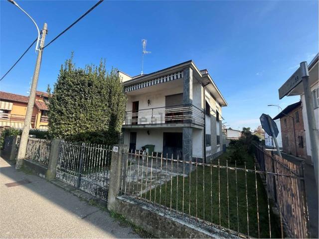 Casa in vendita a Robbio, Lombardia