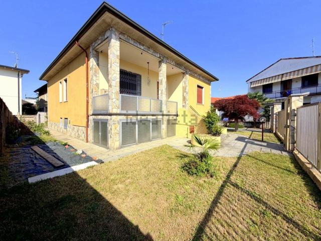 Casa in vendita a Arconate, Milano