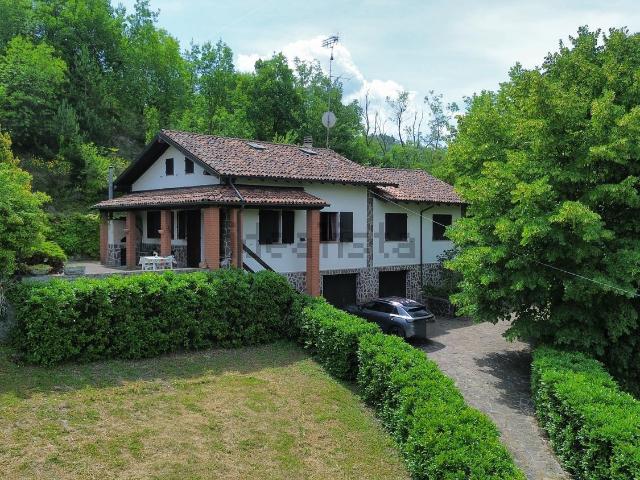 Casa in vendita a Varzi, Lombardia