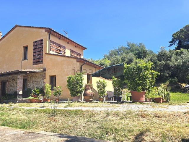 Casa in vendita a Montecarlo, Toscana