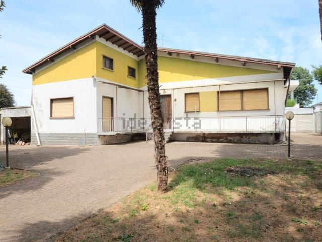 Casa in vendita a Magnago, Lombardia