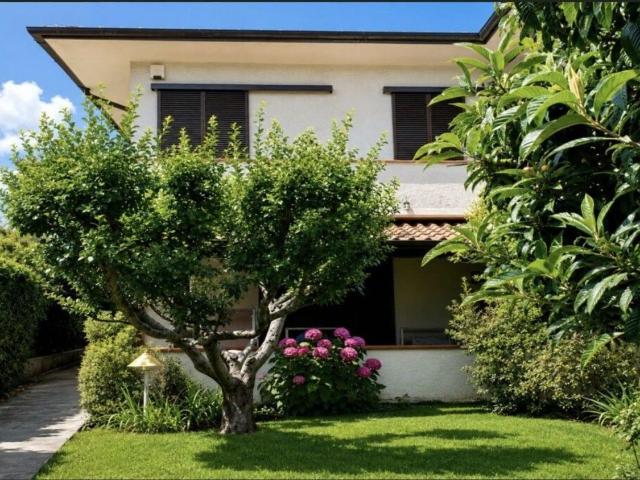 Casa in vendita a Tonfano, Toscana