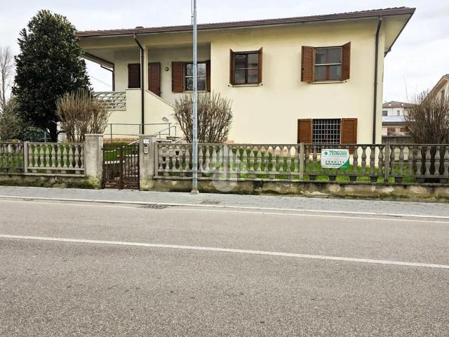 Casa in vendita a Borgo Virgilio, Cerese