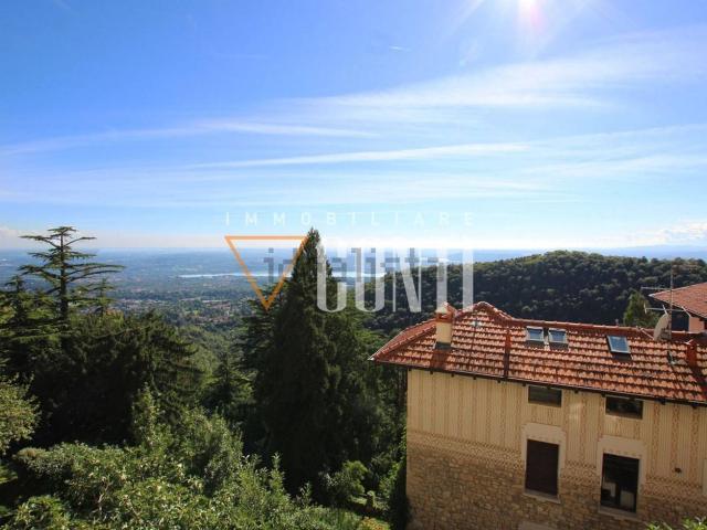 Casa in vendita a Varese, Lombardia