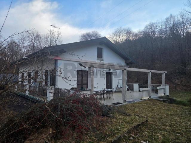 Casa in vendita a Comunità Montana del Piambello, Marchirolo