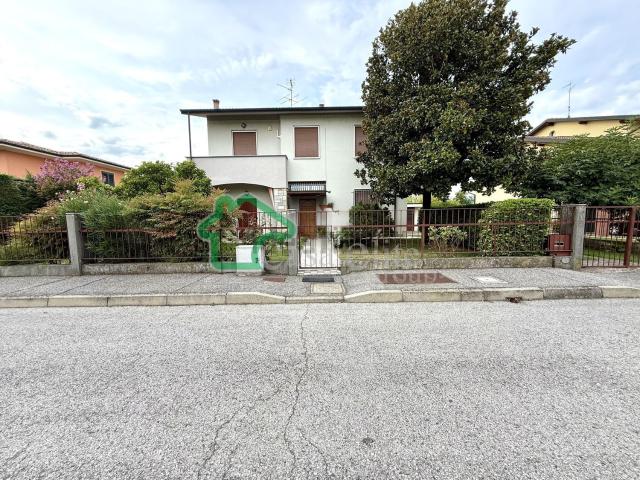 Casa in vendita a Secugnago, Lombardia