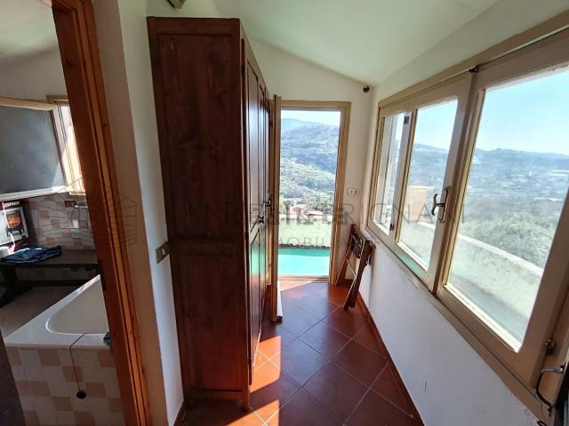 Casa in vendita a Vallecrosia, Liguria