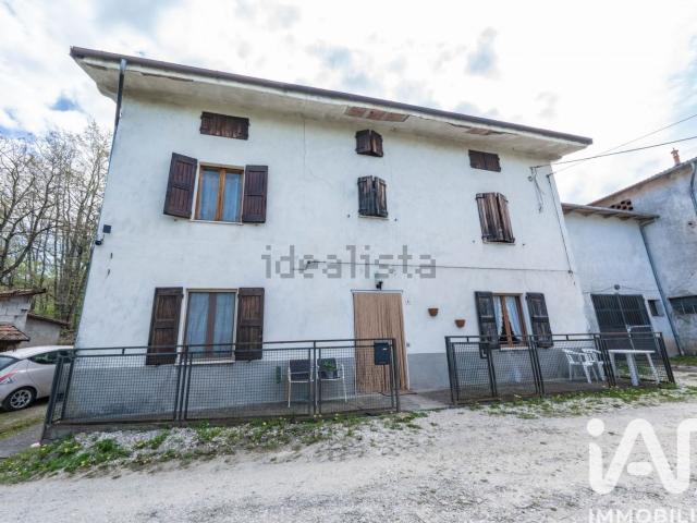Casa in vendita a Guzzano, Camugnano