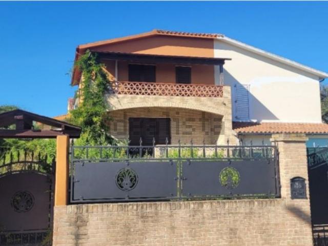 Casa in vendita a Marche, Ancona