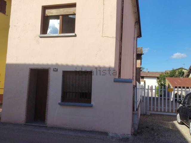 Casa in vendita a Bastida Pancarana, Lombardia