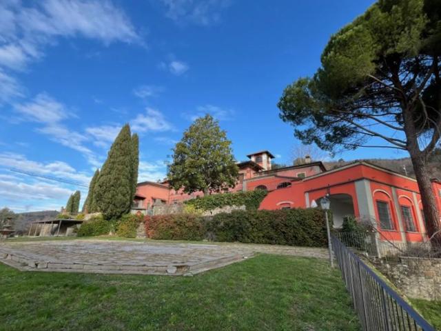 Casa in vendita a Montale Alto, Montale