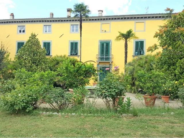 Casa in vendita a Saltocchio, Lucca