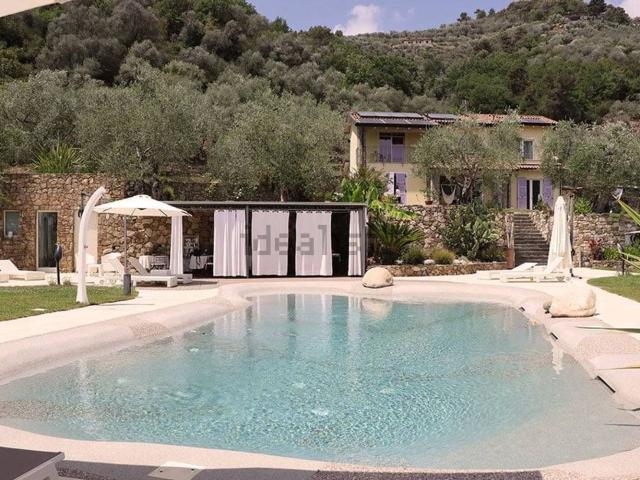 Casa in vendita a Dolceacqua, Liguria