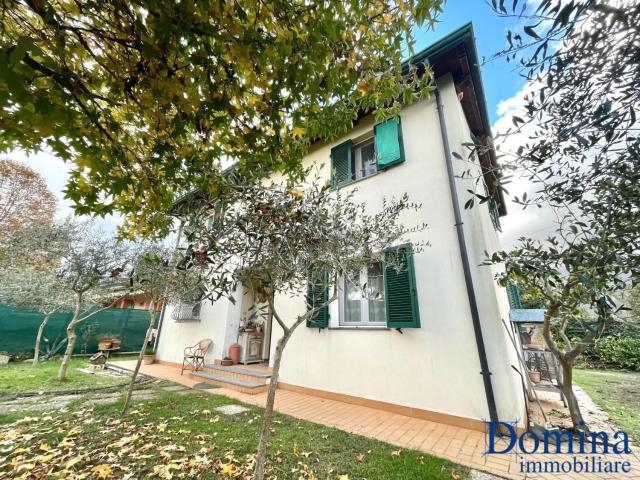 Casa in vendita a Montignoso, Toscana