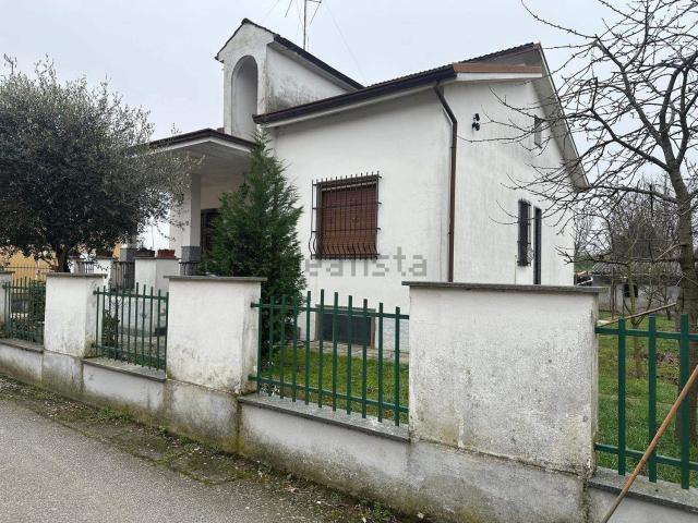 Casa in vendita a Vigevano, Lombardia