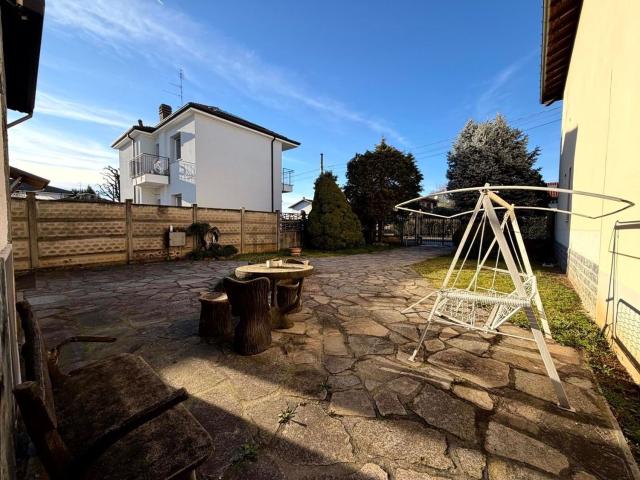 Casa in vendita a Mesero, Milano