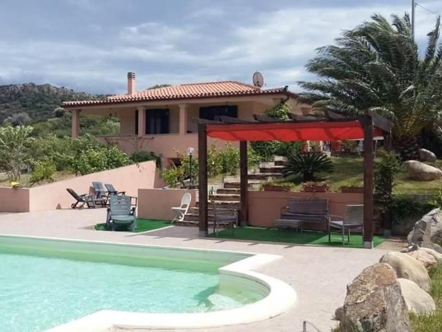 Casa in vendita a Part'e Sole, Posada