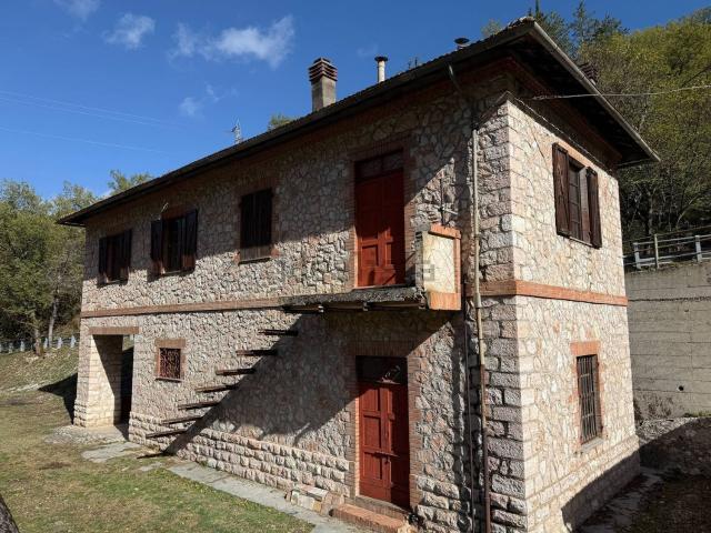 Casa in vendita a Vallo Di Nera, Umbria