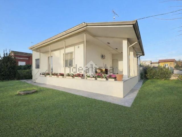 Casa in vendita a Torre, Goito