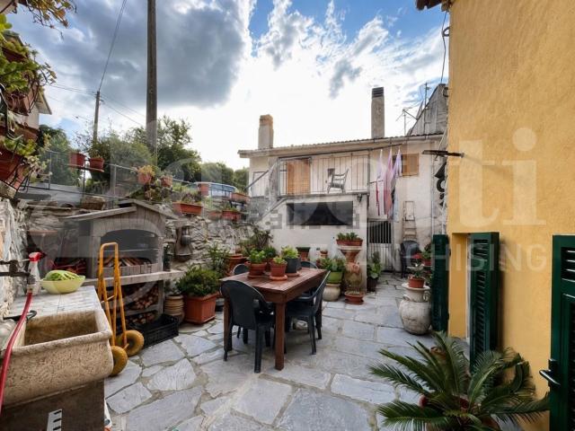 Casa in vendita a Arzeno, Ne