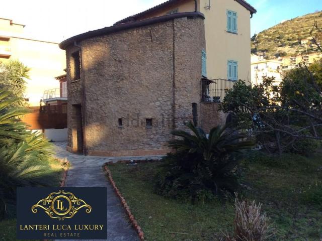 Casa in vendita a Ventimiglia, Liguria