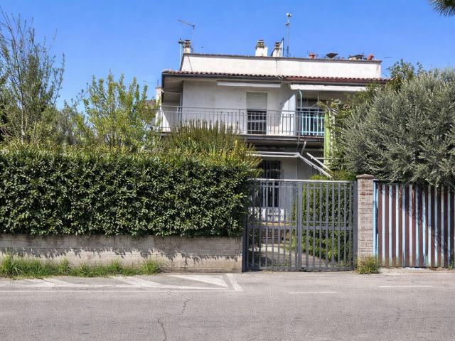 Casa in vendita a Ronciglione, Lazio