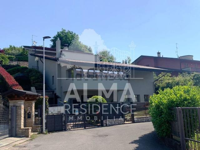 Casa in vendita a Villa D'almè, Lombardia