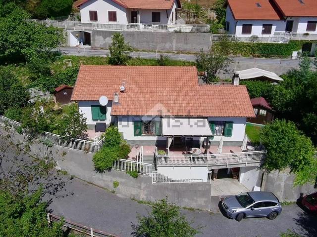 Casa in vendita a Magliolo, Liguria