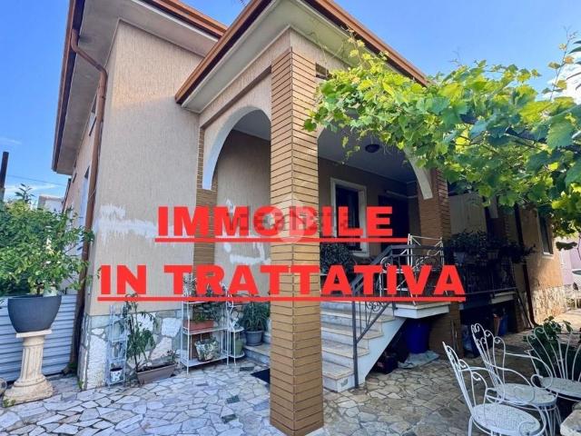 Casa in vendita a Calcinato, Brescia