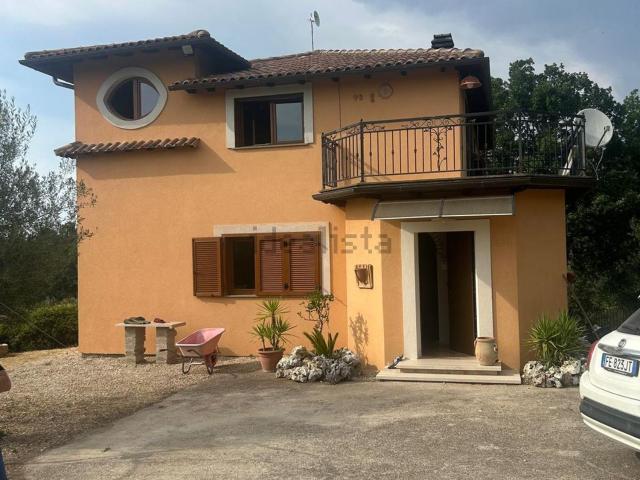 Casa in vendita a Pian di San Martino, Vetralla