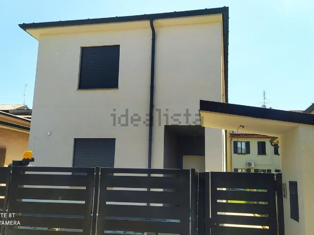 Casa in vendita a Caravaggio, Lombardia