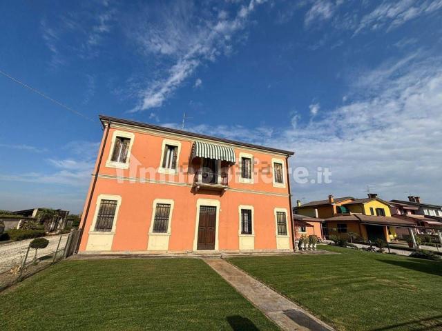 Casa in vendita a Legnago, Veneto