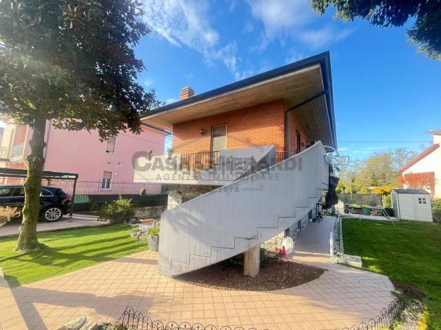 Casa in vendita a Cologno Al Serio, Lombardia