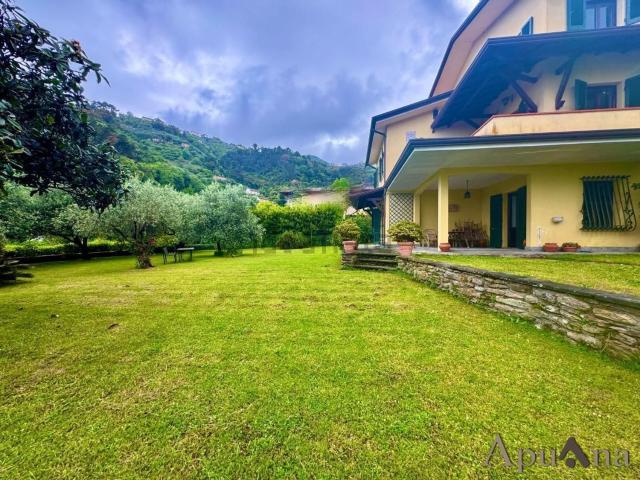 Casa in vendita a Capanne, Montignoso
