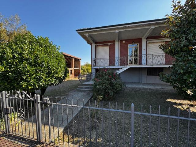 Casa in vendita a Casalnoceto, Alessandria
