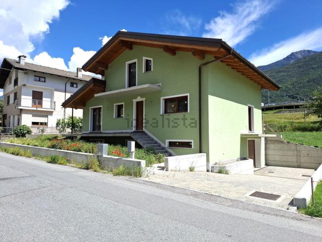 Casa in vendita a Chatillon, Aosta